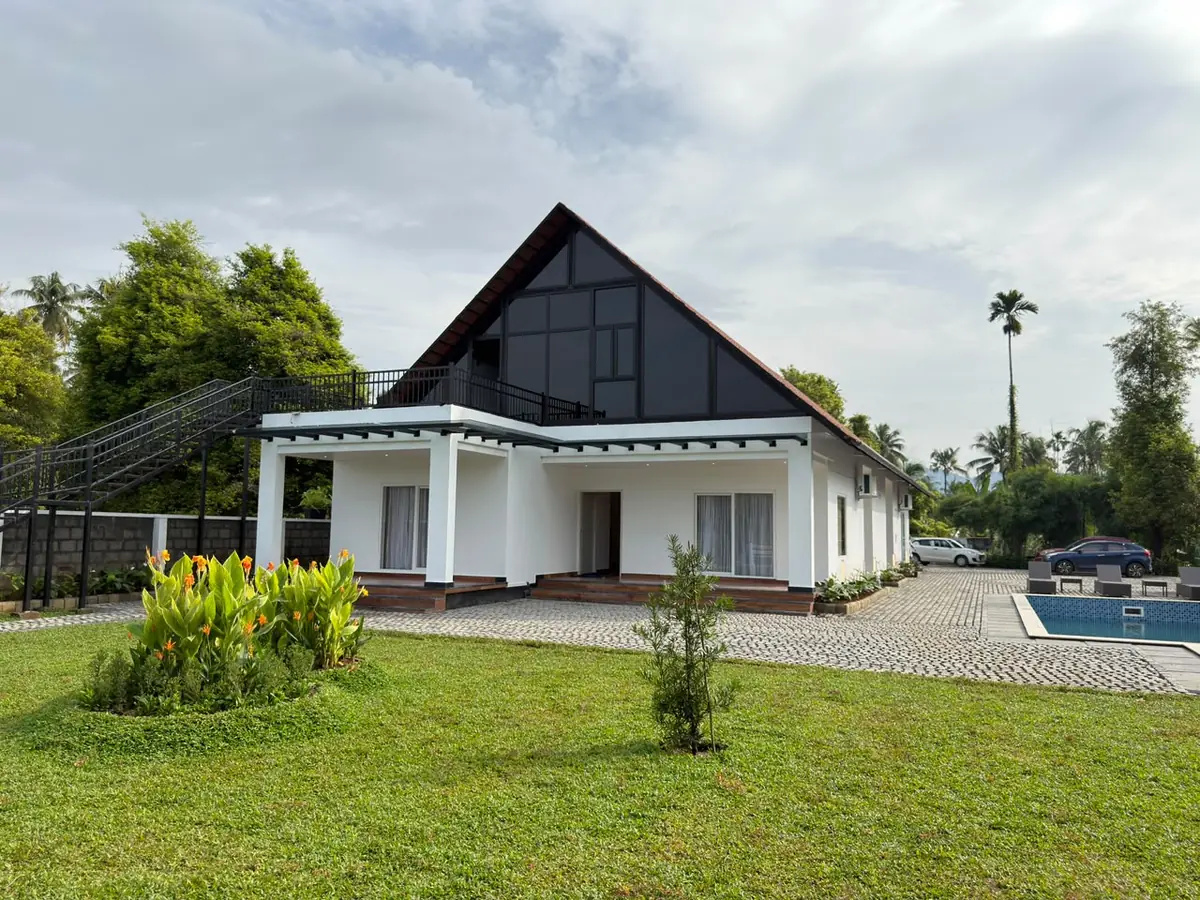 Balcony & Facade